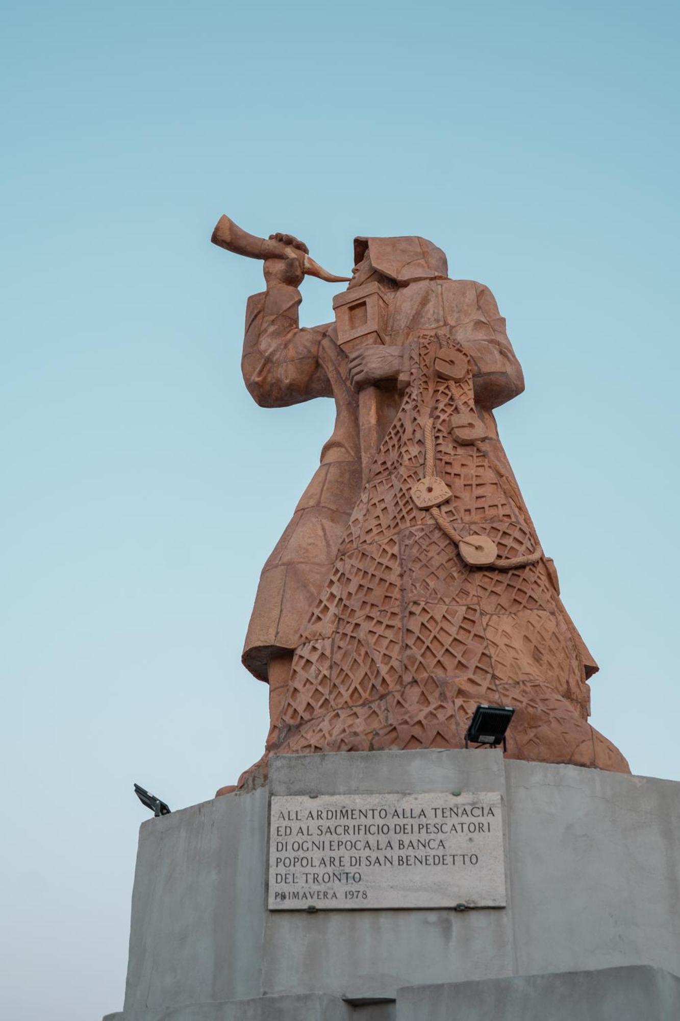 דירות סן בנדטו דל טרנטו Palazzo Galileo מראה חיצוני תמונה